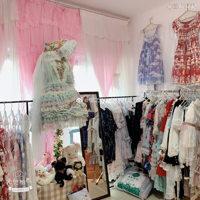 昆明恒之木Lolita实体店 Lolita洋装实体店实拍图片照片3